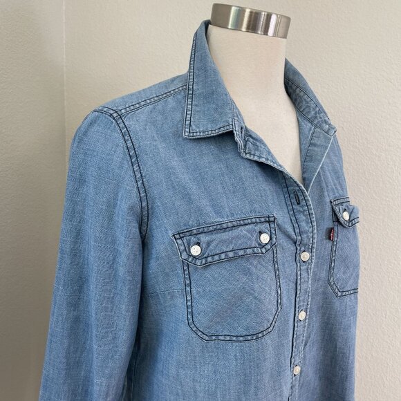 Levis Womens Large Light Blue Long Sleeve Button Up Denim Shirt Chambray - Picture 2 of 9